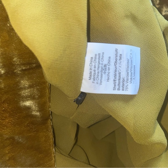 J.Crew Mustard  Blouse. Size 12 .NWOT. Mint ConditionDon’t forget to Bundle - Picture 6 of 6